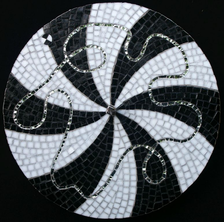 Snurrblicka i glasmosaik ca 35 cm diameter 